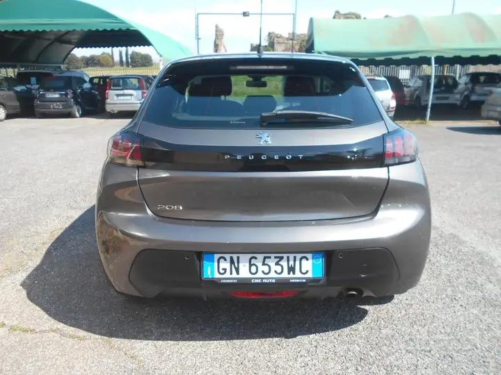 Peugeot 208 2021 photo 3