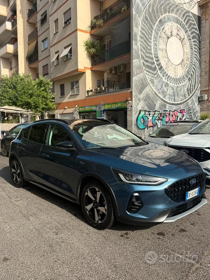 Ford Focus 2023 photo 2