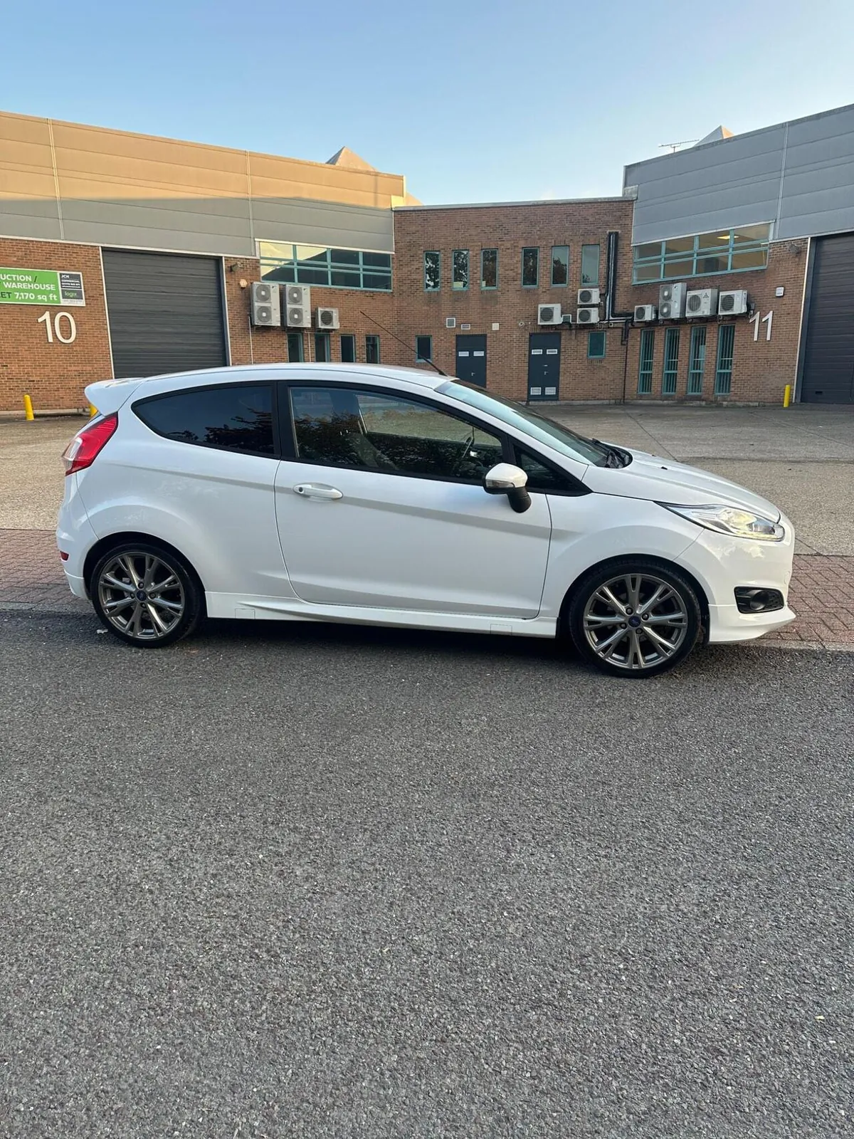 Ford Fiesta 2016 photo 2