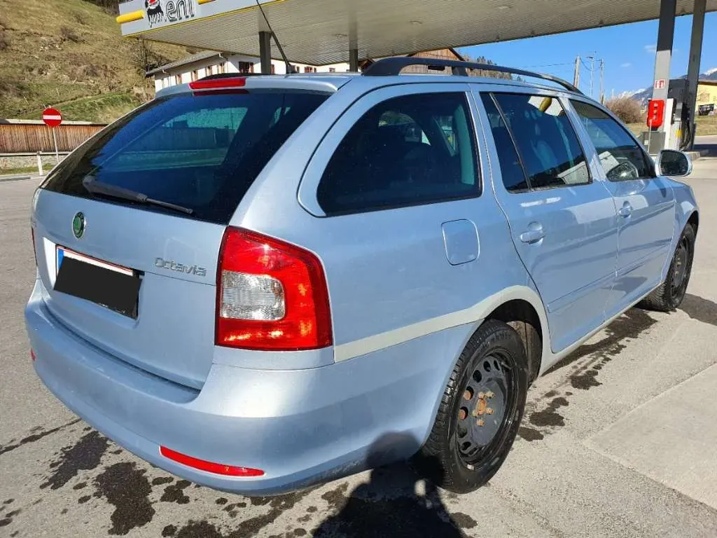 Skoda Octavia 2009 photo 3