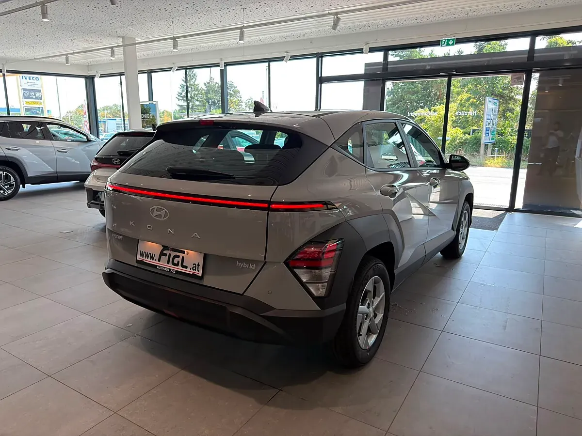 Hyundai Kona photo 3