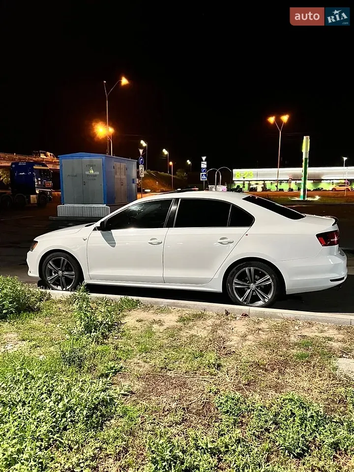 Volkswagen Jetta 2017 photo 2