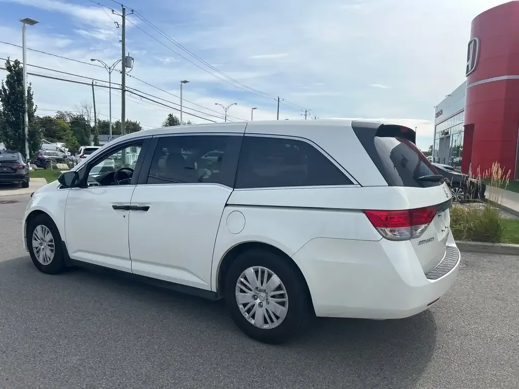 Honda Odyssey 2016 photo 3