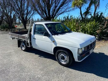 Nissan Navara 1996 photo 2
