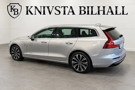Volvo V60 2023 photo 2