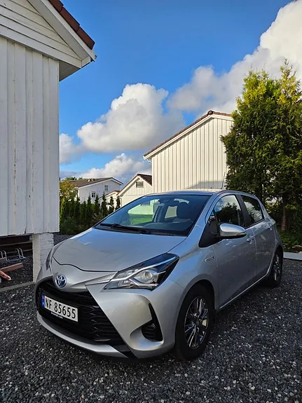 Toyota Yaris 2017 photo 3