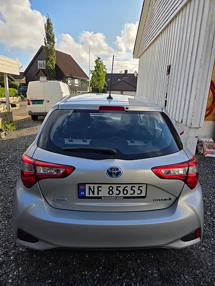 Toyota Yaris 2017 photo 5