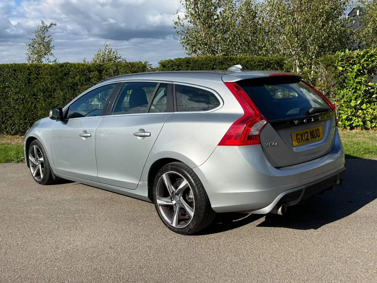Volvo V60 2012 photo 2