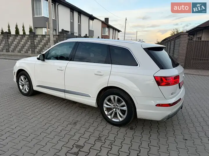 Audi Q7 2017 photo 4