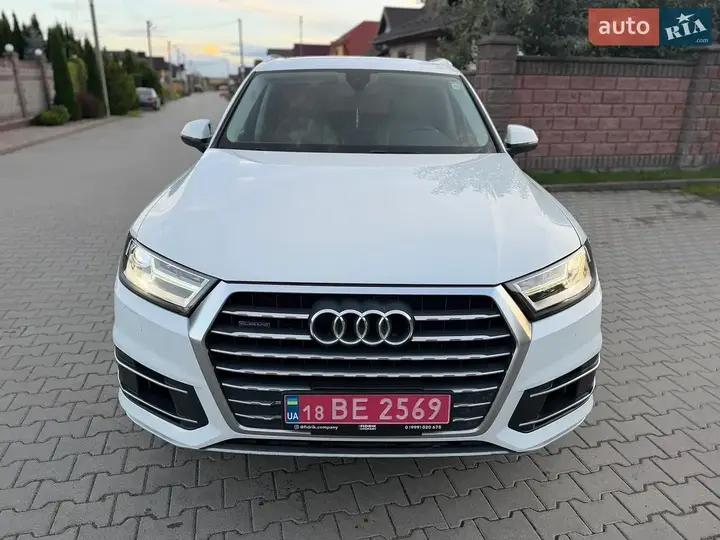 Audi Q7 2017 photo 2