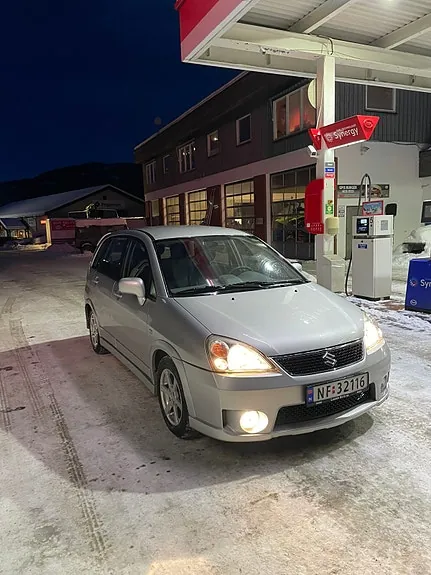 Suzuki Liana