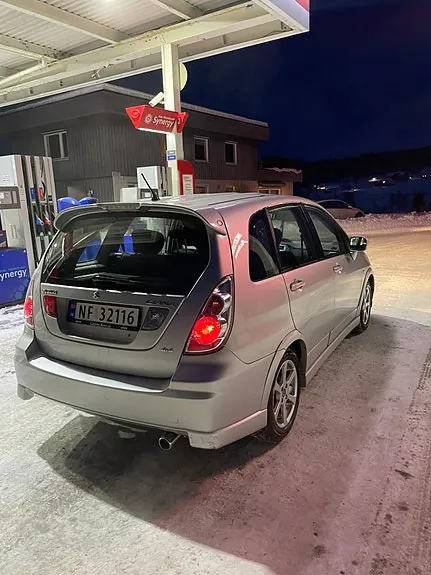 Suzuki Liana 2008 photo 4