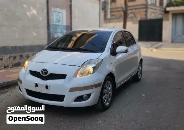 Toyota Yaris 2010 photo 2