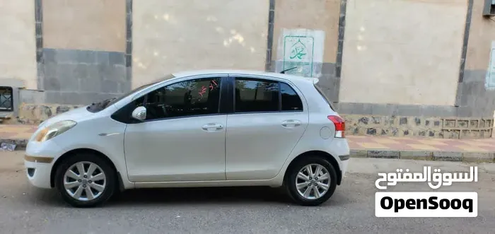 Toyota Yaris 2010 photo 4