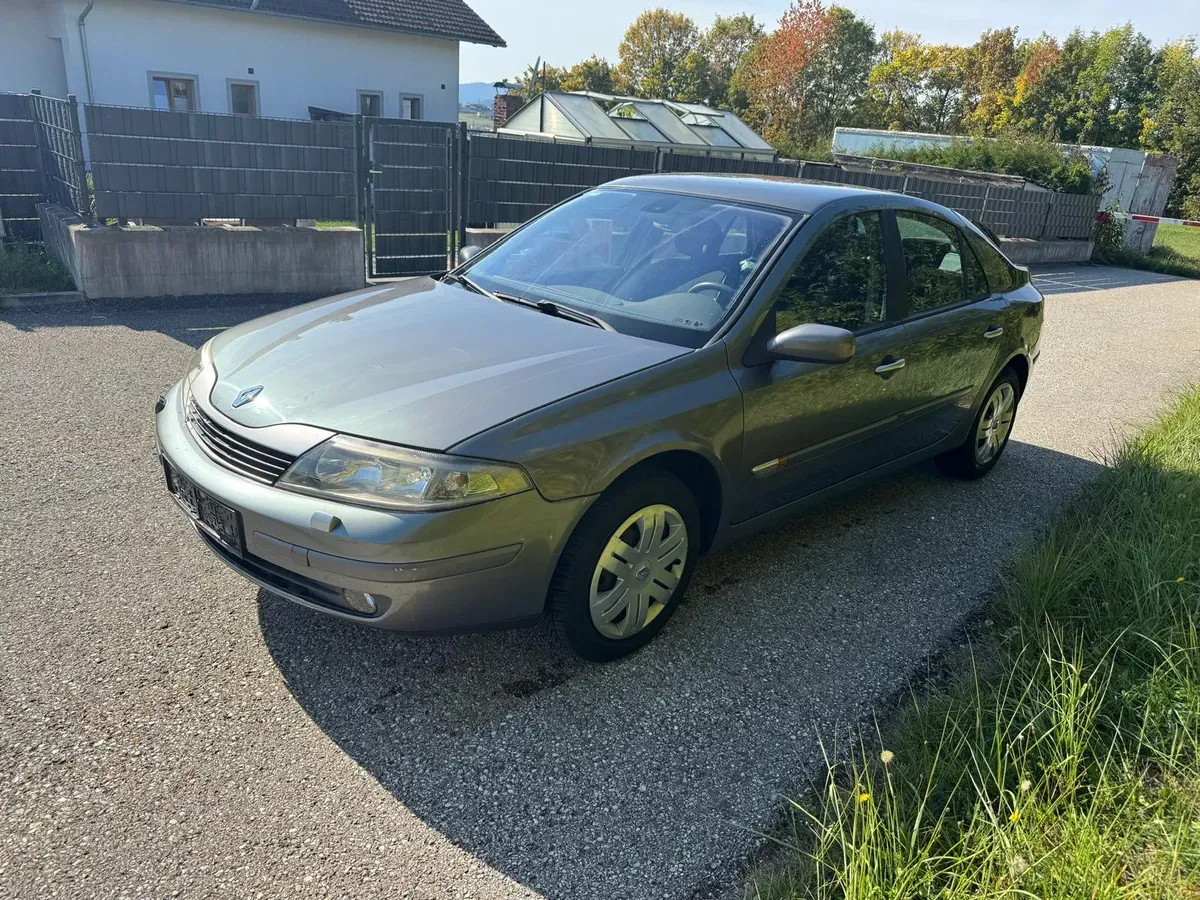 Renault Laguna 2004 photo 2