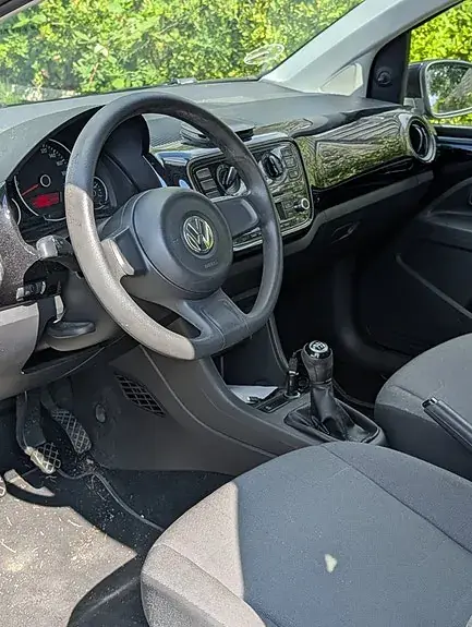 Volkswagen Up 2012 photo 2