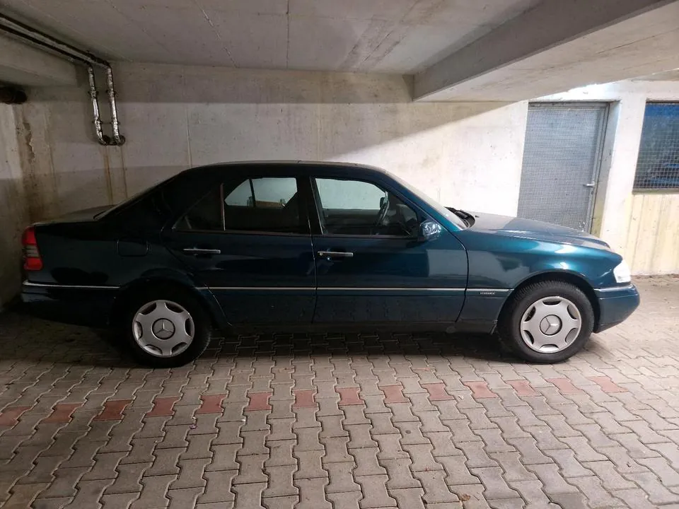 Mercedes-Benz C 220