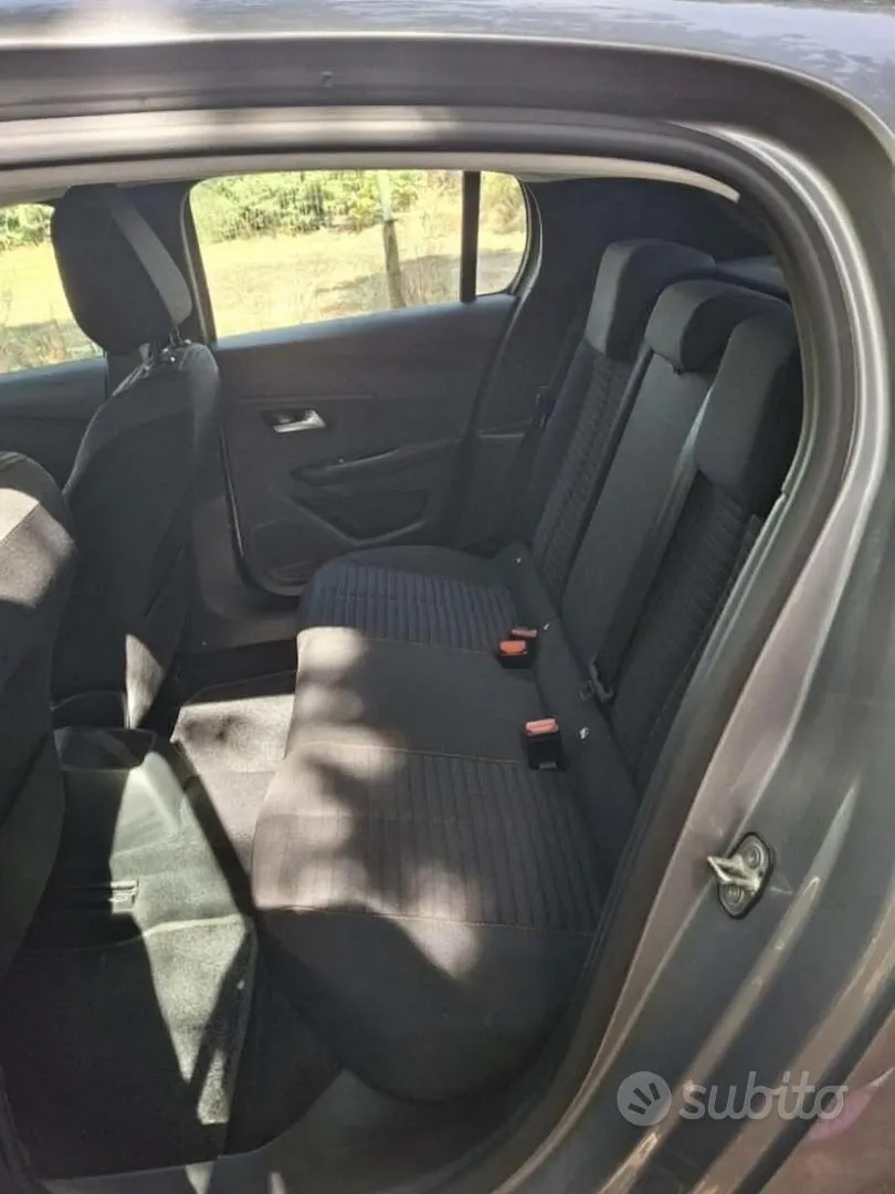 Peugeot 208 2021 photo 5
