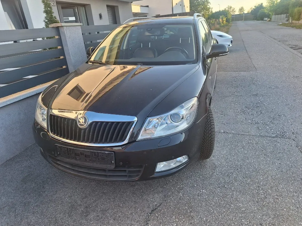 Skoda Octavia 2012 photo 3