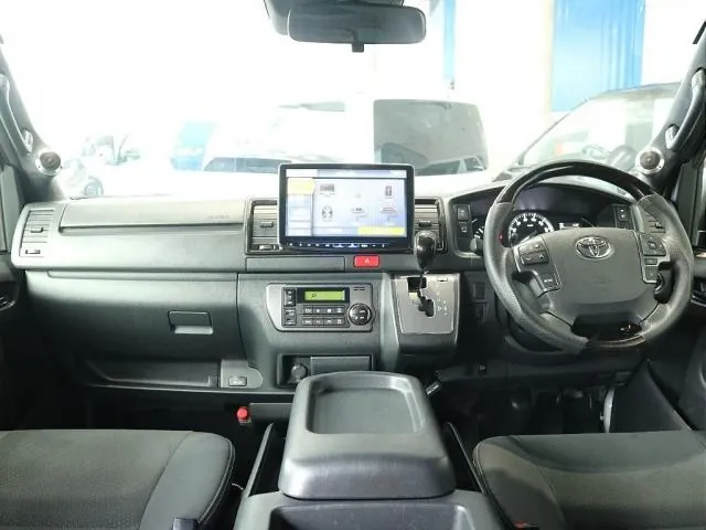 Toyota Hiace 2022 photo 4