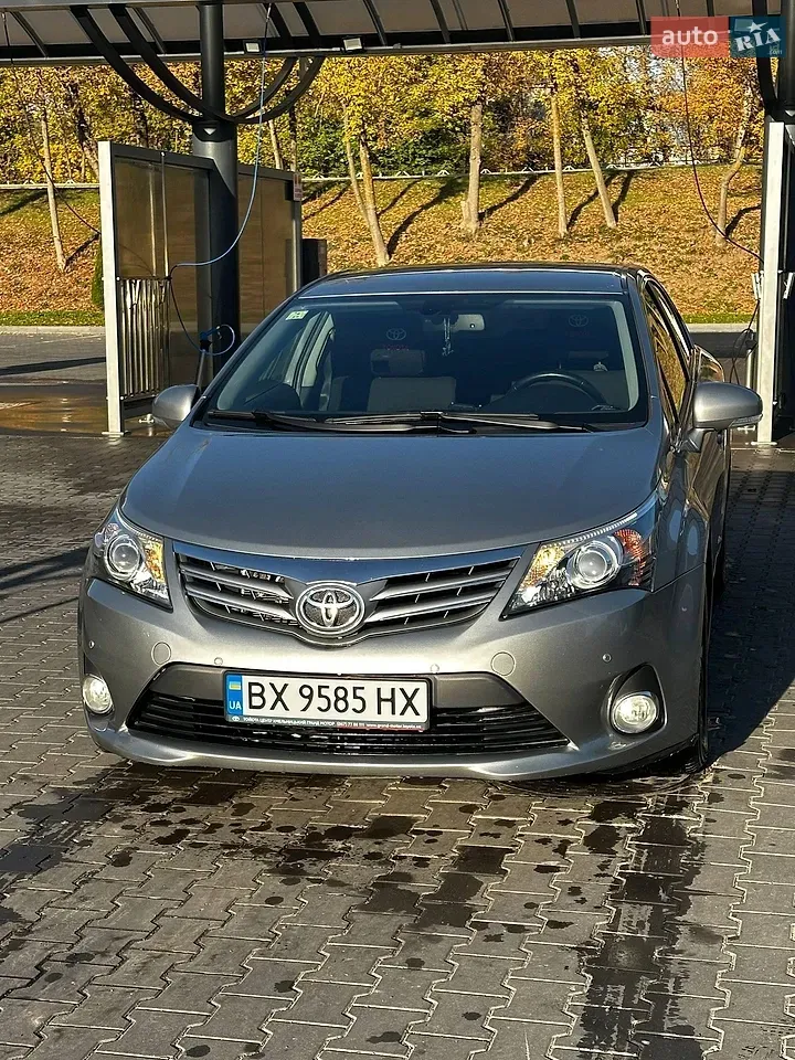 Toyota Avensis 2012 photo 2