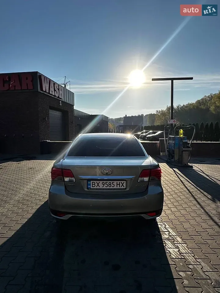 Toyota Avensis 2012 photo 4