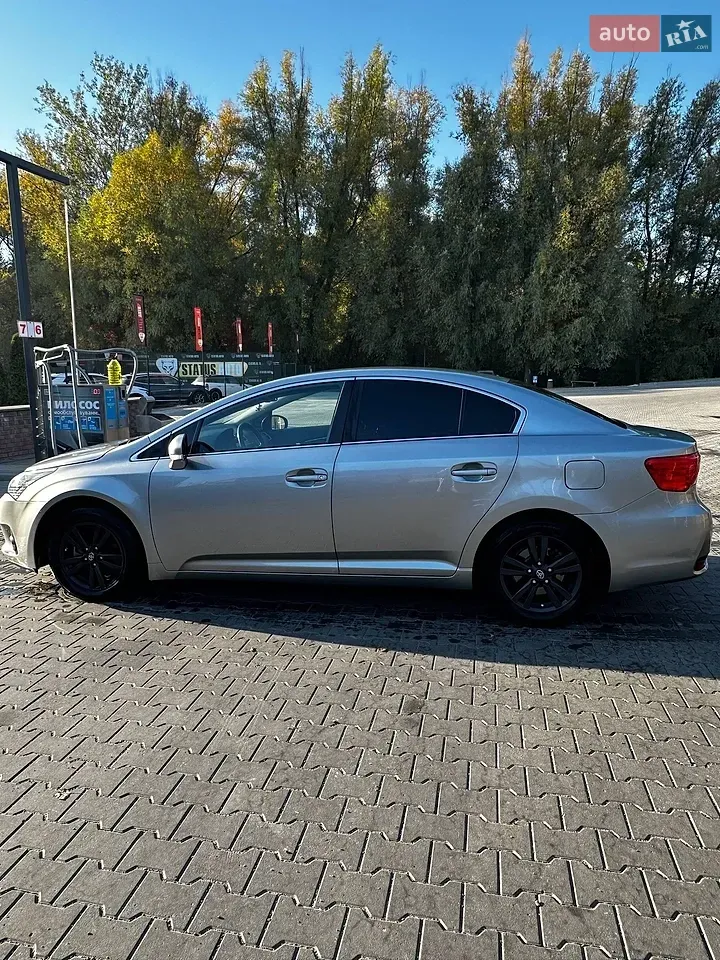 Toyota Avensis 2012 photo 3