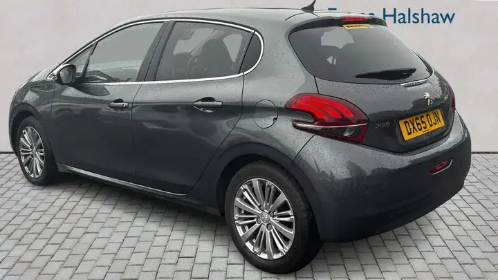 Peugeot 208 2015 photo 5