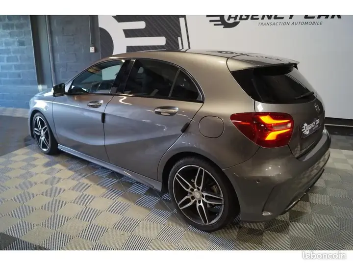Mercedes-Benz A 2016 photo 3