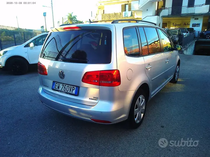 Volkswagen Touran 2014 photo 3
