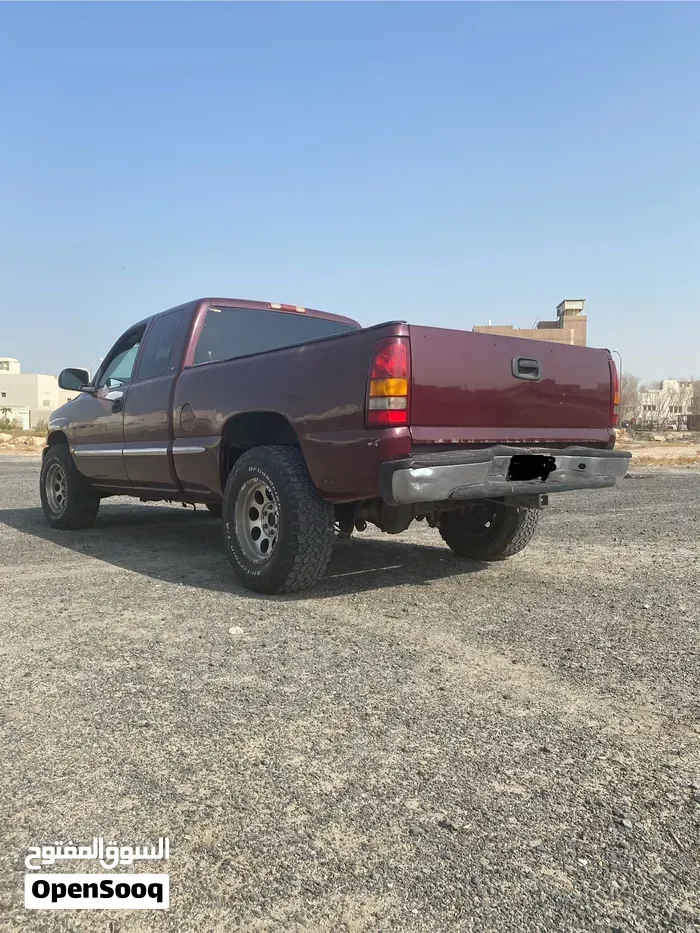 GMC Sierra 2000 photo 2