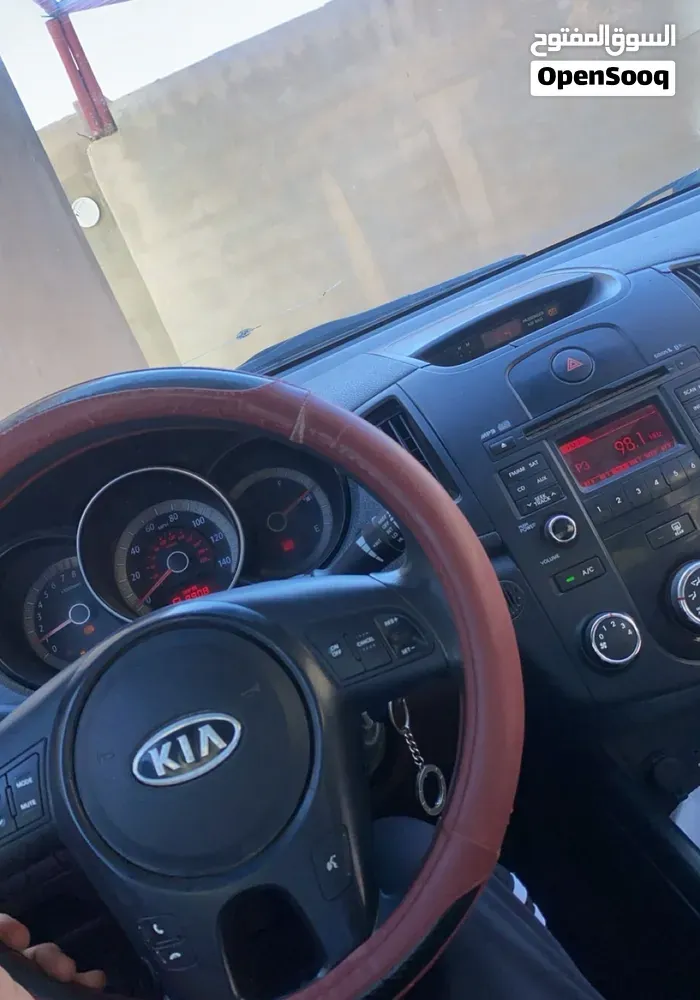 Kia Forte 2010 photo 2
