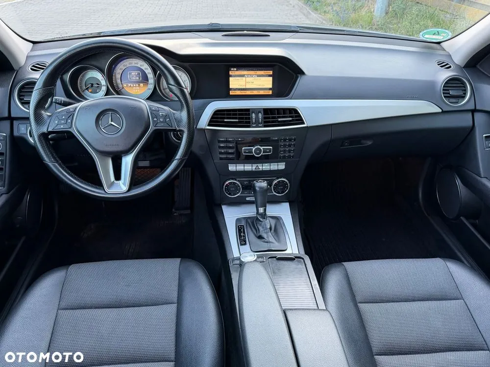 Mercedes-Benz C-Class 2011 photo 5