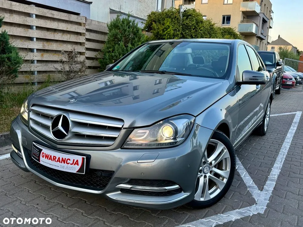 Mercedes-Benz C-Class 2011 photo 2