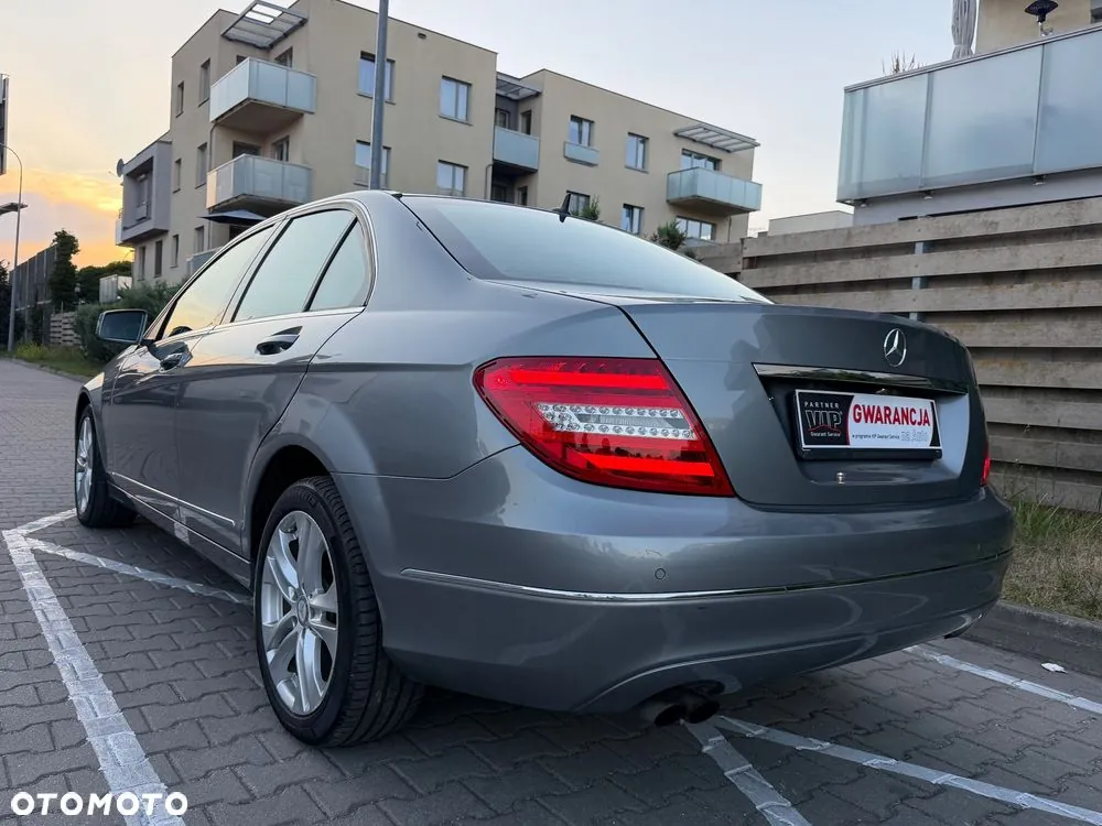 Mercedes-Benz C-Class 2011 photo 3