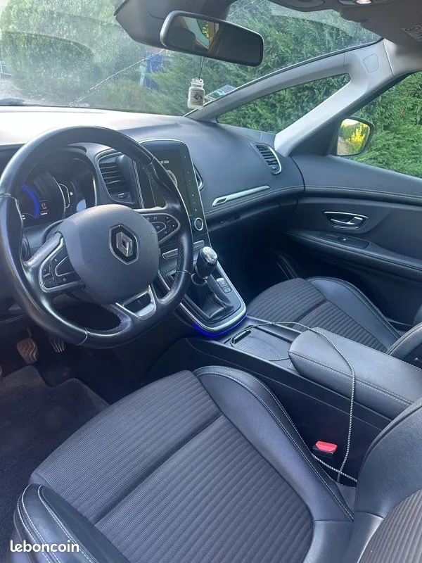 Renault Grand Scenic 2019 photo 2