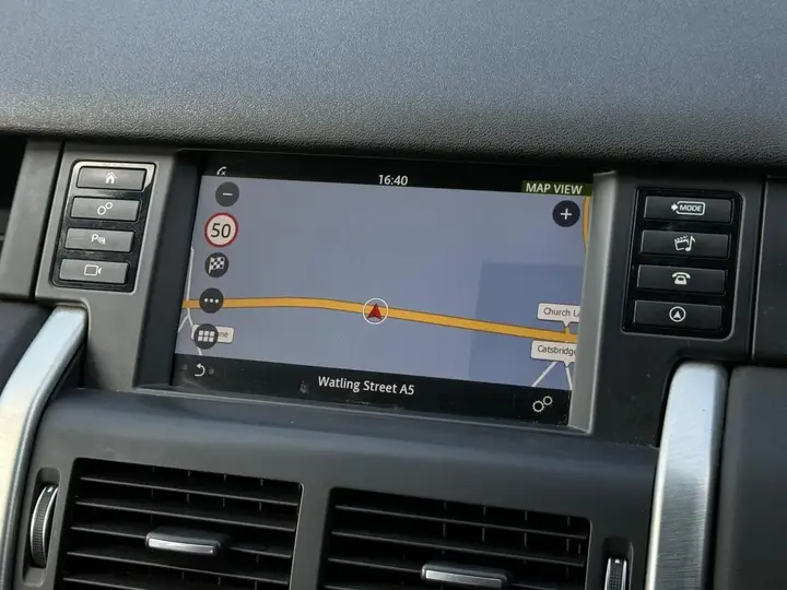 Land Rover Discovery Sport 2015 photo 3