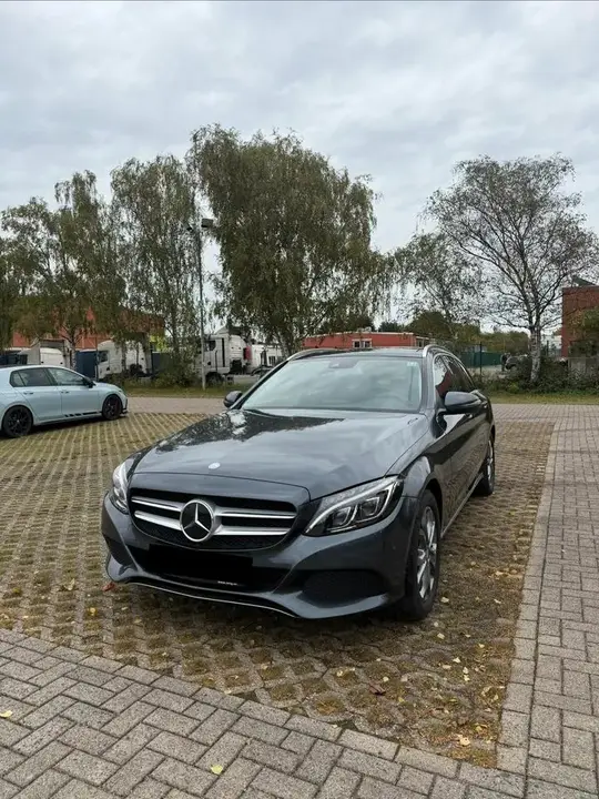 Mercedes-Benz C220D