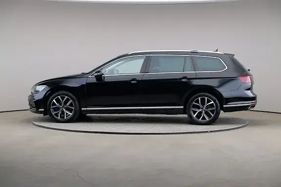 Volkswagen Passat 2022 photo 4