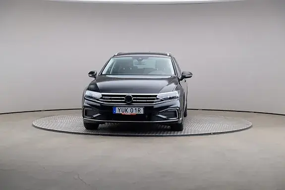 Volkswagen Passat 2022 photo 3