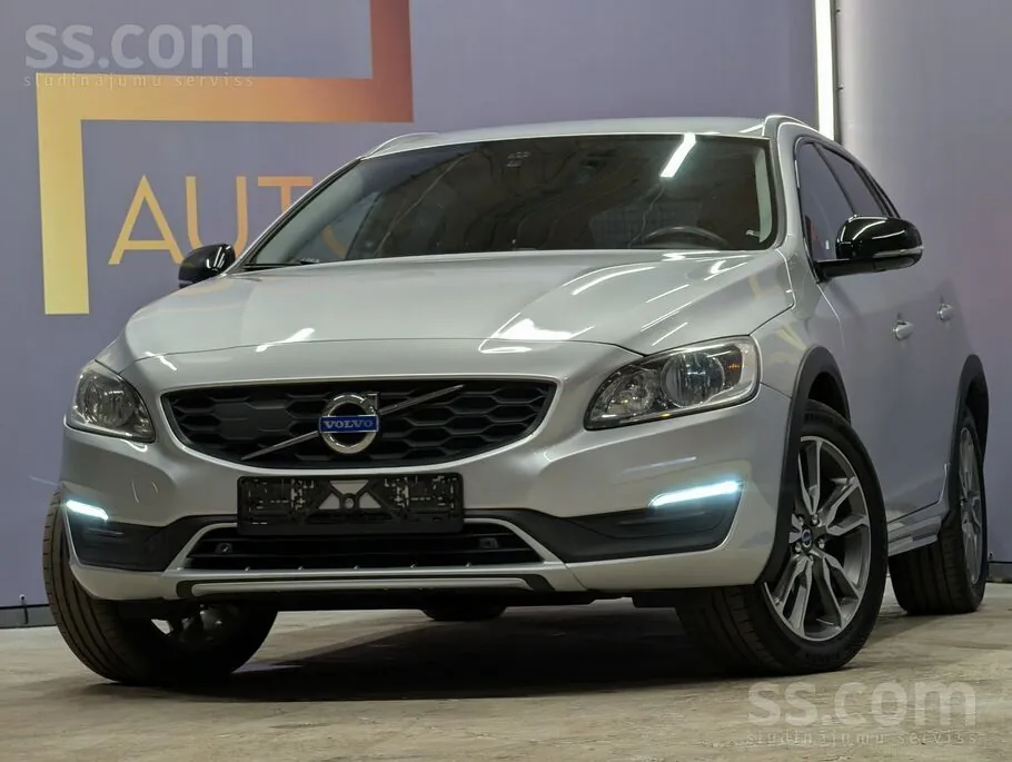 Volvo V60 Cross Country 2016 photo 5