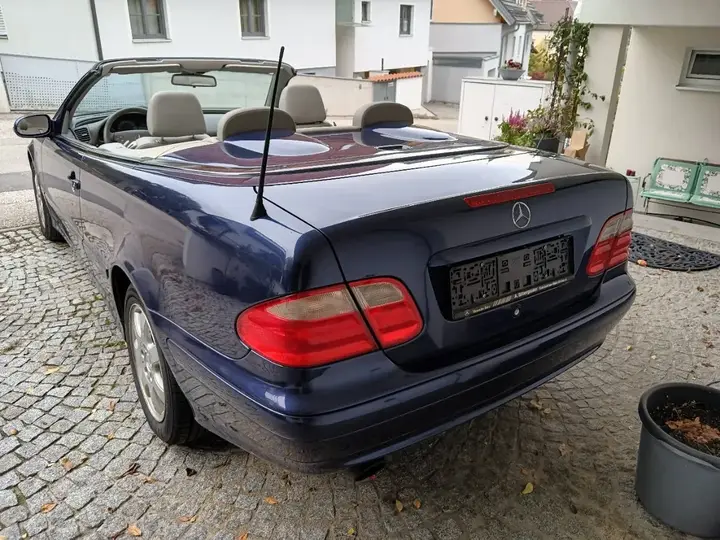 Mercedes-Benz Clk-Class 2000 photo 3