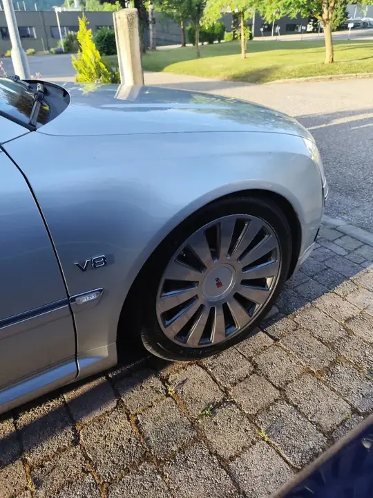 Audi A8 2004 photo 2