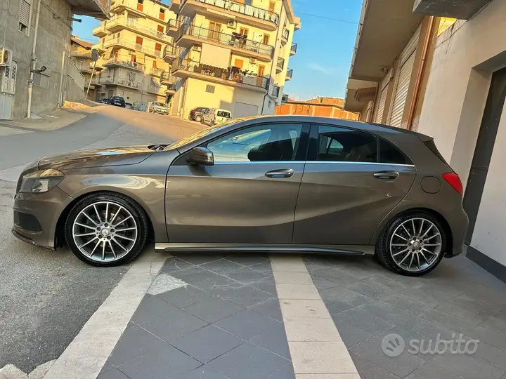 Mercedes-Benz A-Class 2012 photo 4