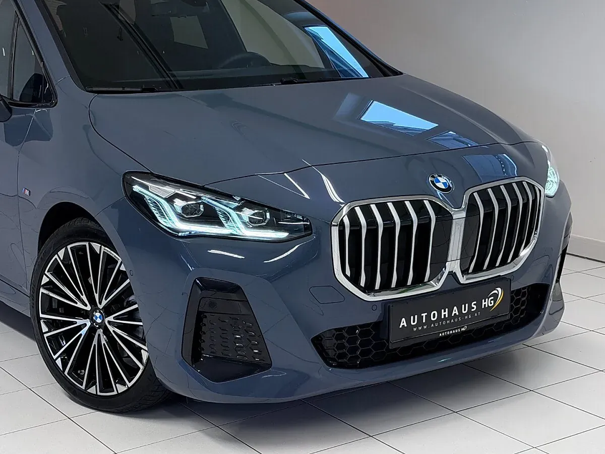 BMW 2 Series 2025 photo 2