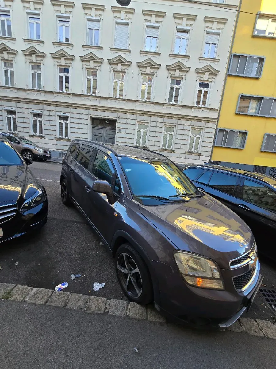 Chevrolet Orlando 2011 photo 2