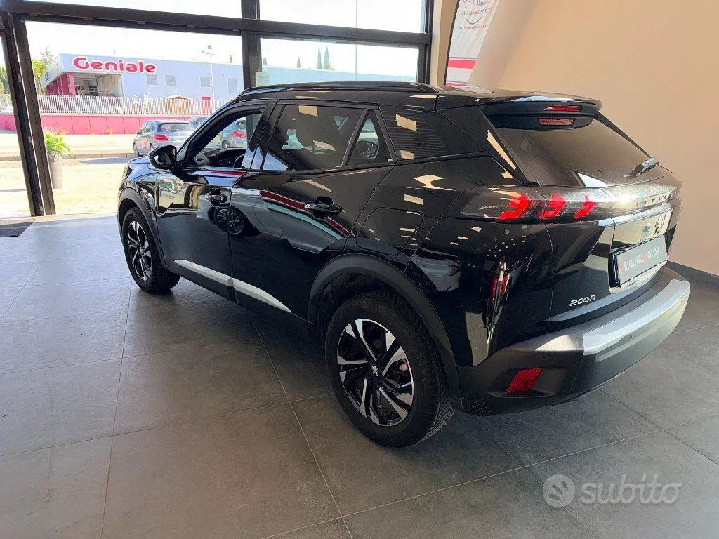 Peugeot 2008 2023 photo 2