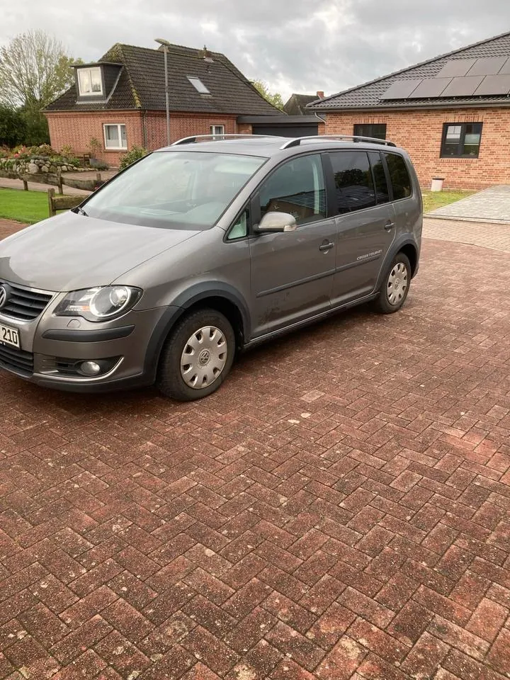 Volkswagen Cross Touran