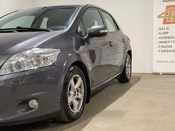 Toyota Auris 2011 photo 4
