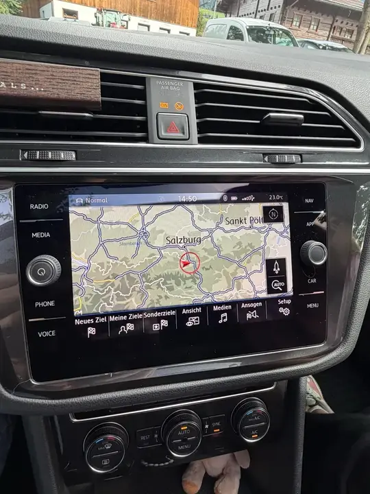Volkswagen Tiguan 2018 photo 2